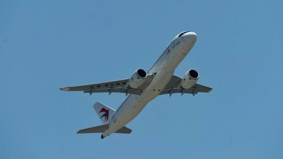 Le C919 chinois, concurrent de l'Airbus A320, réussit son premier vol commercial