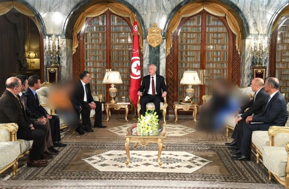 رئيس الجمهورية يستقبل بقصر قرطاج، ستّة أطفال أيتام من ذوي الجنسية التونسية
