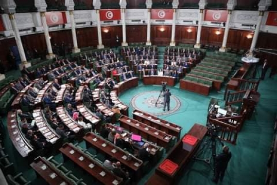 الشروع في عملية التصويت لإنتخاب رئيس مجلس نوّاب الشعب ونائبيه.