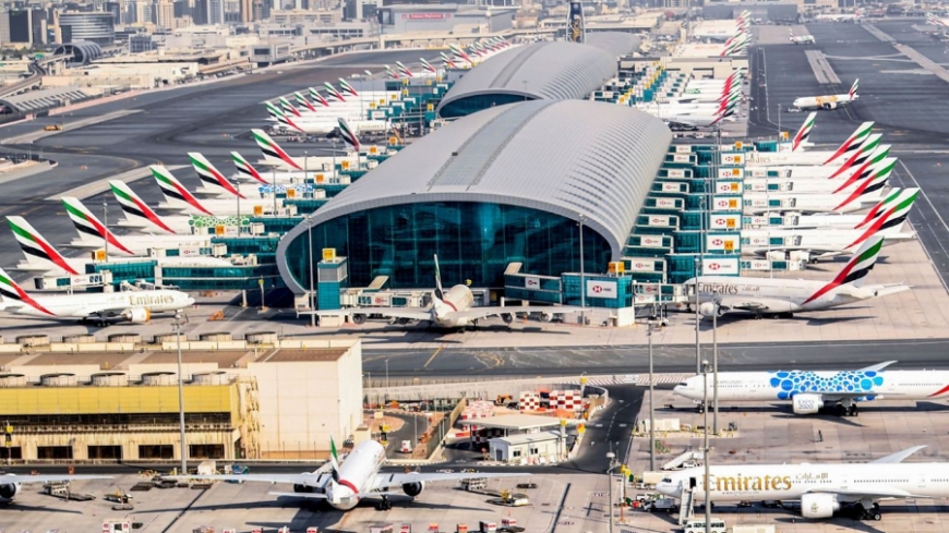طيران الإمارات تعلق رحلاتها من وإلى السعودية