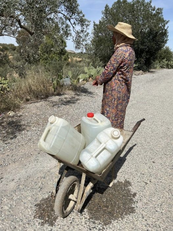 صعوبة في التزود بالماء بمجمع اولاد ناجي بير حليمة العليا بزغوان