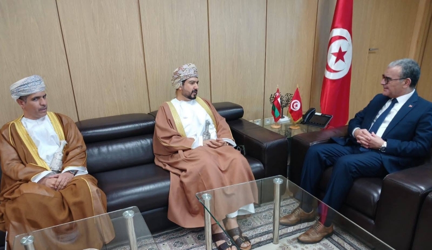 وزير الإقتصاد يجتمع بوزير التجارة و الصناعة وترويج الإستثمار العماني.