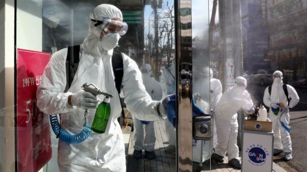 Coronavirus : première baisse des hospitalisations en France